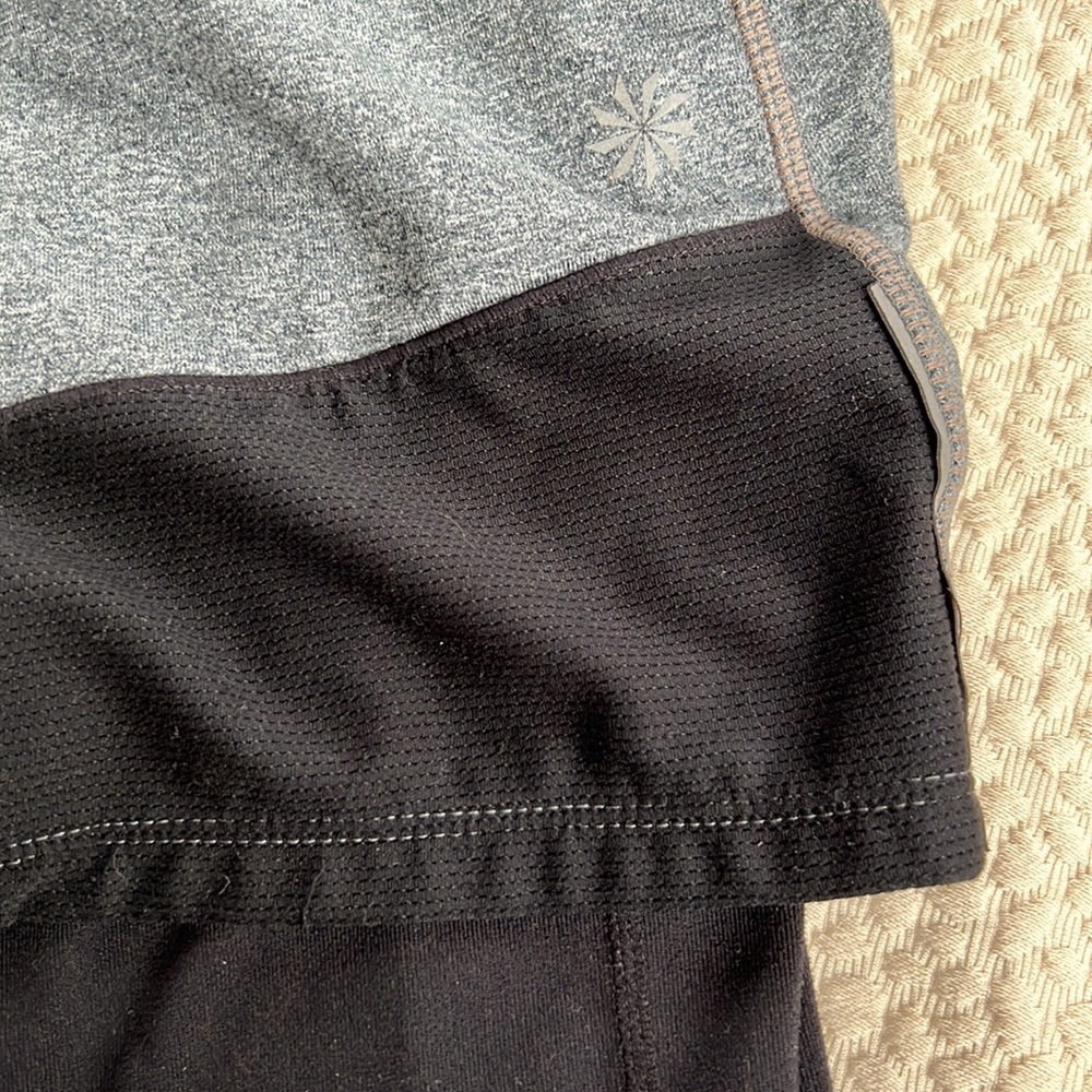 Athleta 2-in1 Be Free Skirted Capri Leggings Side Pockets, Back Zip Pocket XS - Picture 4 of 8